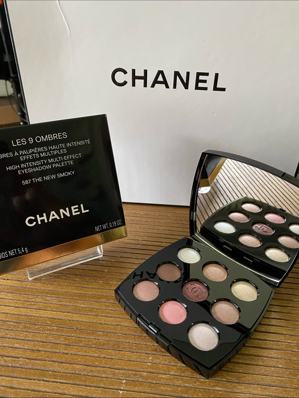Chanel Les 9 Ombres Eyeshadow Palette - Picture 2 of 11
